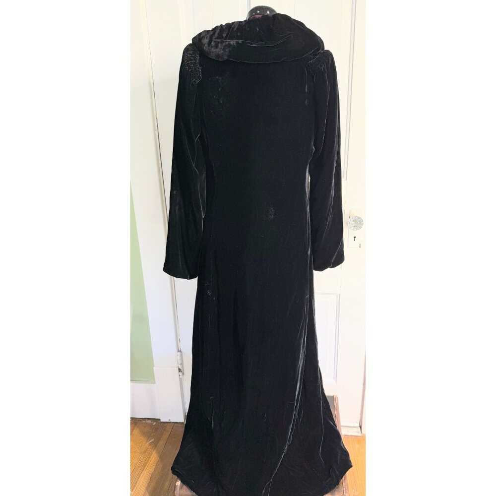 Antique 1920s Silky Velvet Black Opera Coat/Robe Puffed Collar/Sleeves - Picture 13 of 16